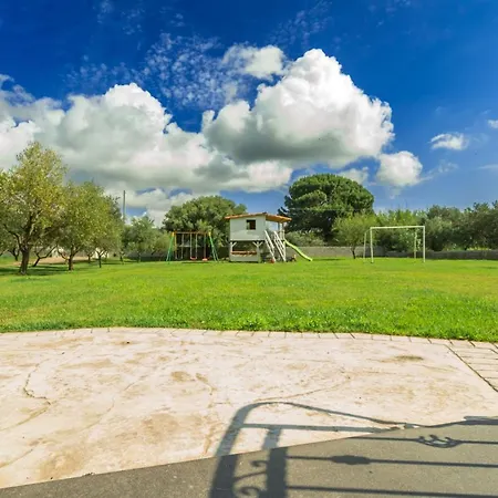 بيت ضيافة Borgo Albador