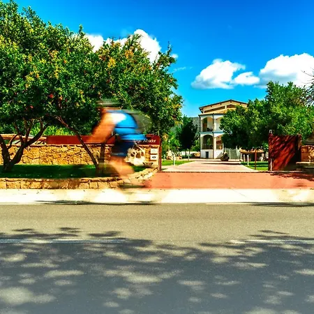 بيت ضيافة Borgo Albador