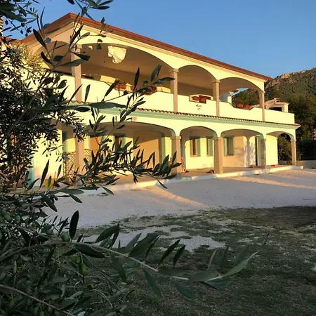 Borgo Albador